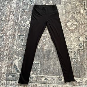 NWOT Felina Black Velvety Soft leggings. Wardrobe staple. Sz SM, 27 in. inseam